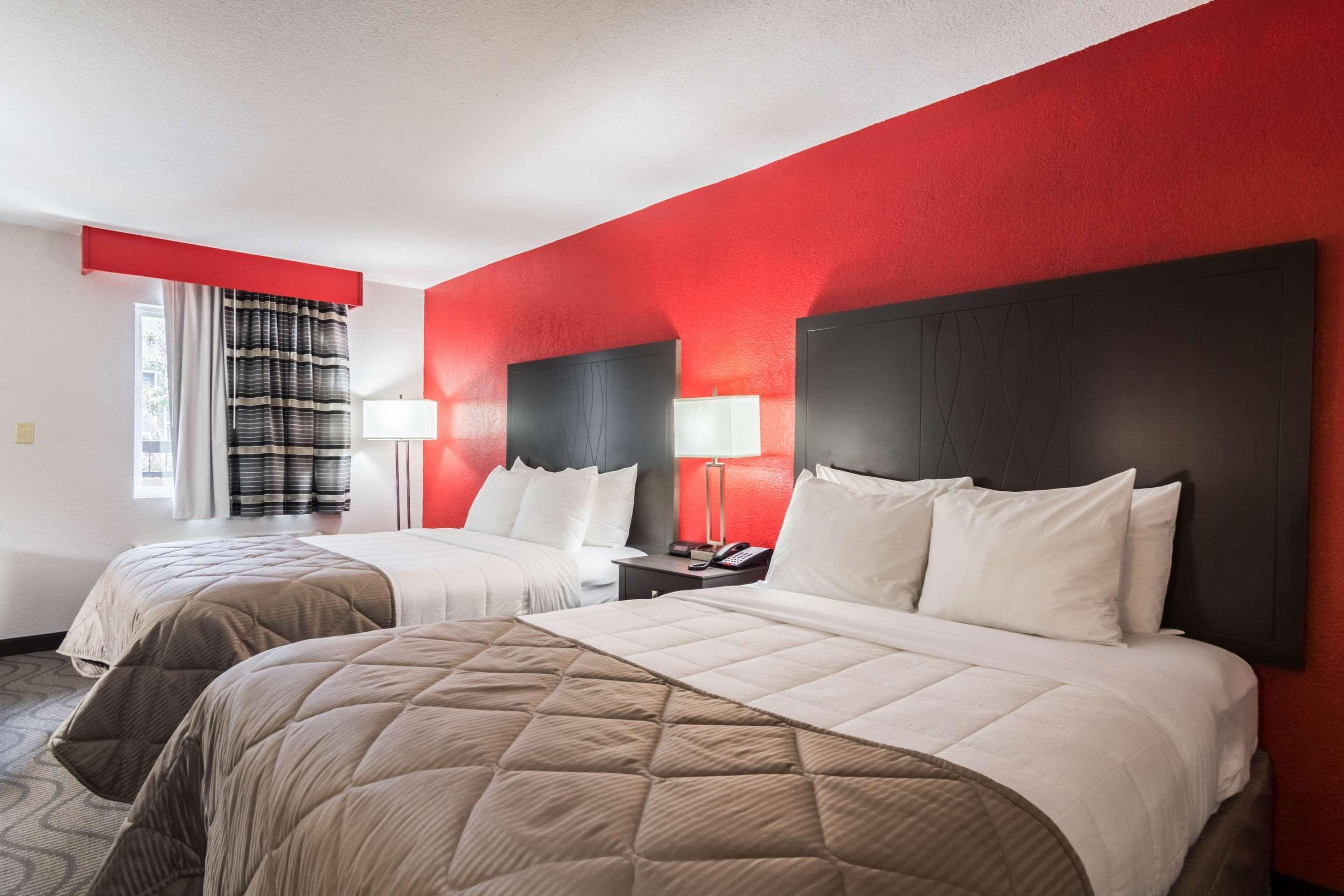 Clarion Inn & Suites Russellville I-40 Εξωτερικό φωτογραφία